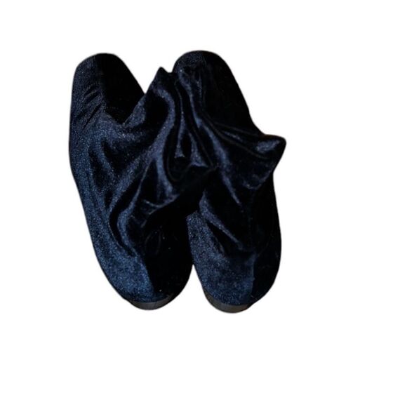 Larry Stuart Collection Black Velvet Booties Size 8 1/2 M - Picture 2 of 6